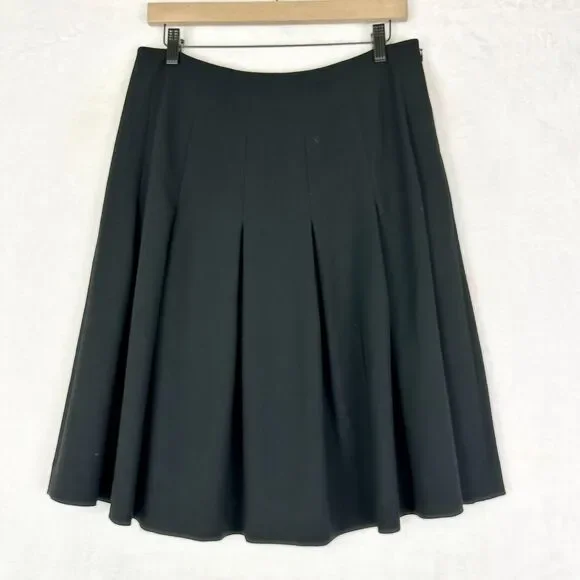 St John Pleated Midi Skirt Size 8 Black Below The Knee A-Line Inverted Pleat