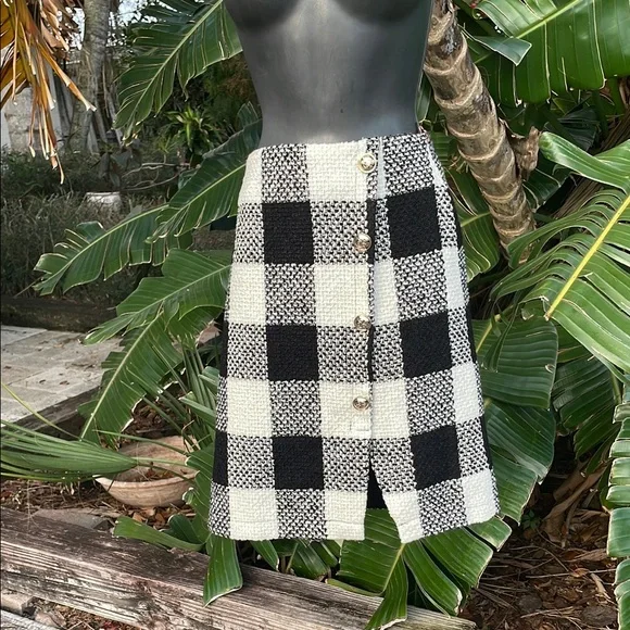 Tweed plaid asymmetric skirt with gold buttons