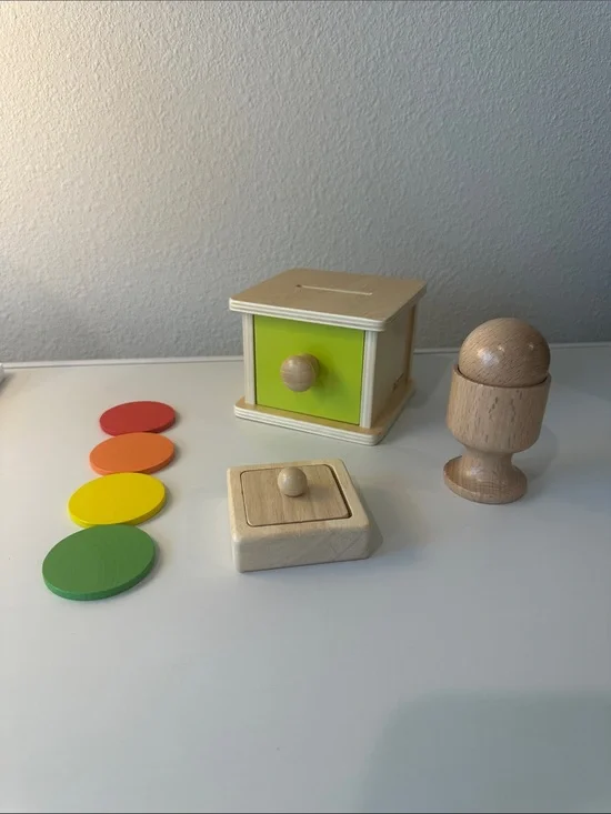 Montessori coin slot, simple square puzzle and circle cup