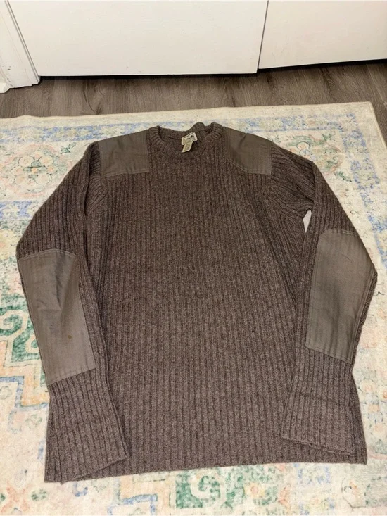 Men's LL Bean lamb wool Ribbed Crewneck Sweater with Elbow & Shoulder Patches
