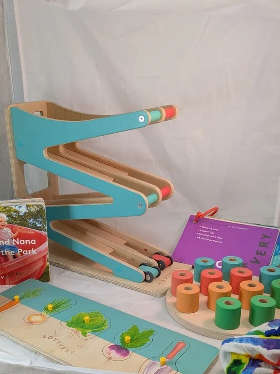 Lovevery The Pioneer Play Kit 16, 17, 18 Months - Full Kit