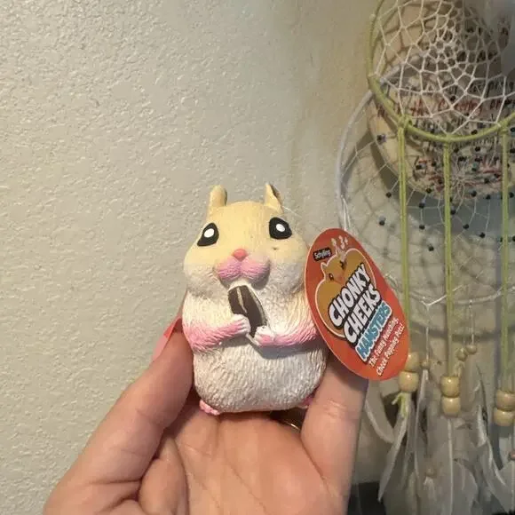 Schylling-Chonky Cheeks Hamster- Viral Squish Toy Yellow Hamster