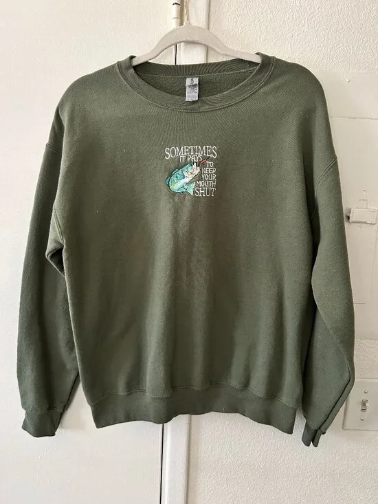 Embroidered Fishing Sweatshirt | Olive Green | Women's Medium