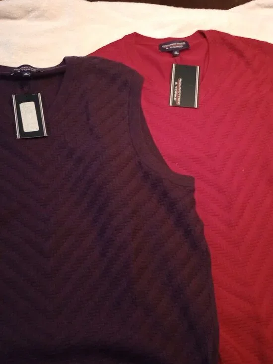 2 Sweater Vest,