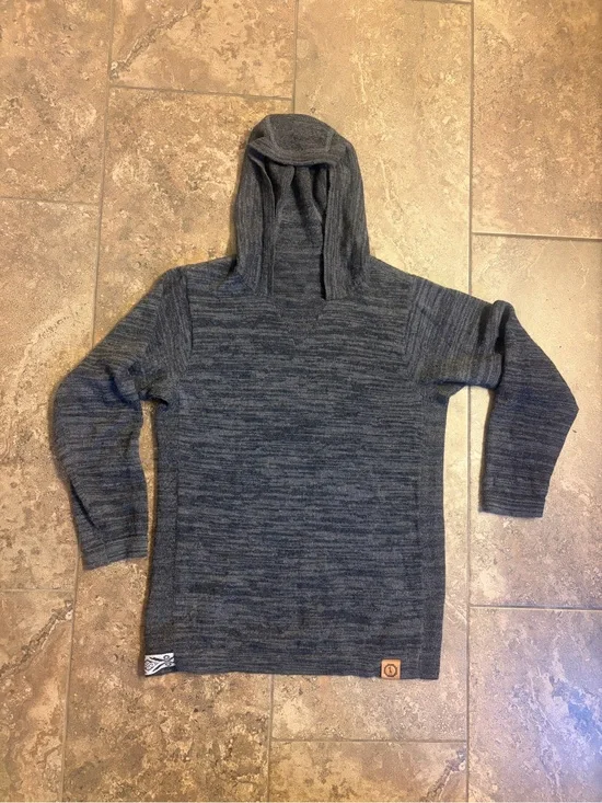 Paka—Women’s /Unisex Charcoal Heather Hooded Alpaca wool knit Pullover