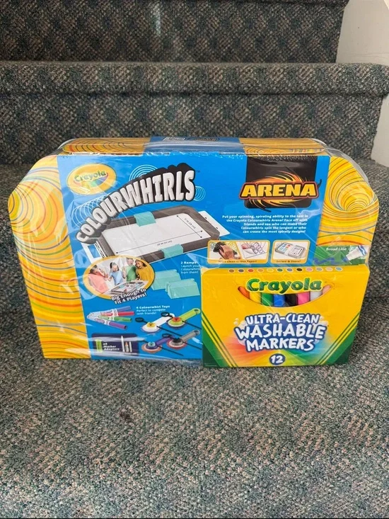Crayola‎ ColourWhirls Arena Set with Yellow and Blue Washable Markers