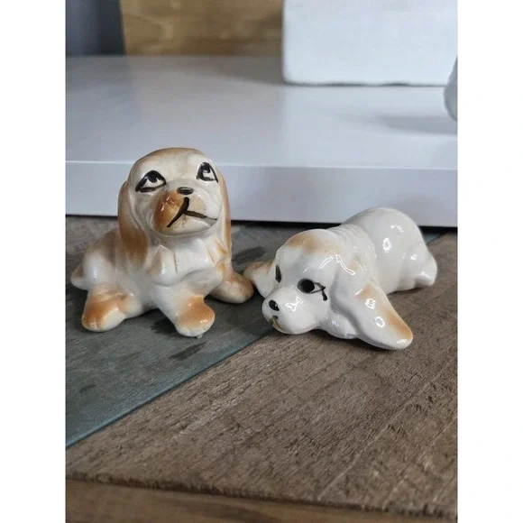 Vintage lot Two Ceramic White brown bloodhound hound dog‎ Puppy Beagle Figurine