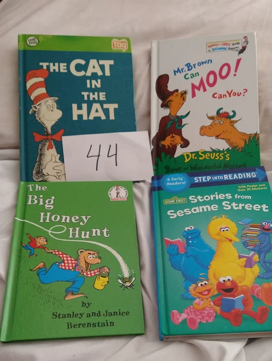 Dr. Seuss & Classic Kids Book Set - Green, Blue, White