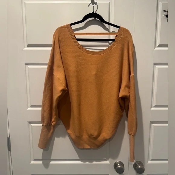 NWT Bluivy Backless Balloon Sleeve Pullover Sweater Carmel Brown Size Large