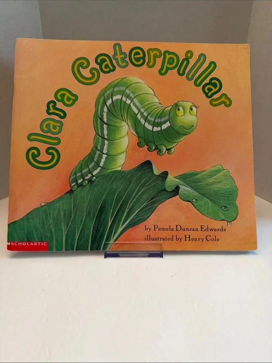 💕5/25💕Clara Caterpillar Children's Book - Green