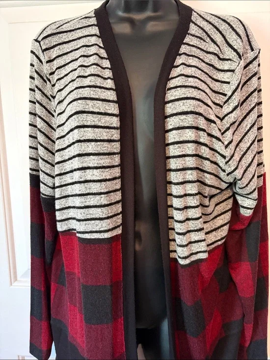 Maurices NWT Buffalo Plaid Open Cardigan - Grey/Black/Red size Large