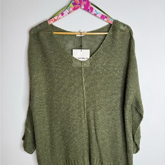 NWT | LA MIEL | Women's Olive Green V-Neck Sweater | Size M/L
