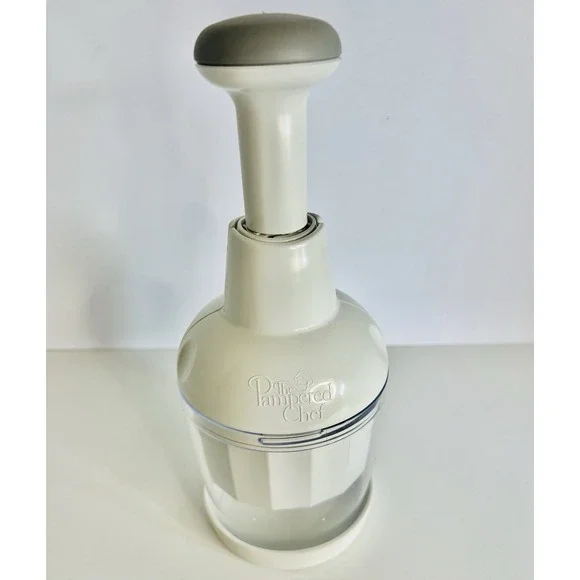 Pampered Chef Push Function Food Chopper w lid- White - #2585