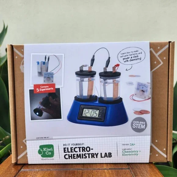 NEW KiwiCo. Kiwi Co. Electrochemistry Lab Chemistry Science Kit Battery Chem toy