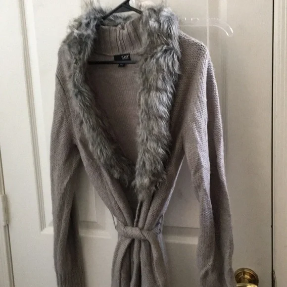 FINAL MARKDOWN Ladies a.n.a sweater large