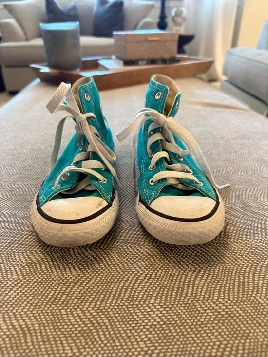 Used kids converse - size 1