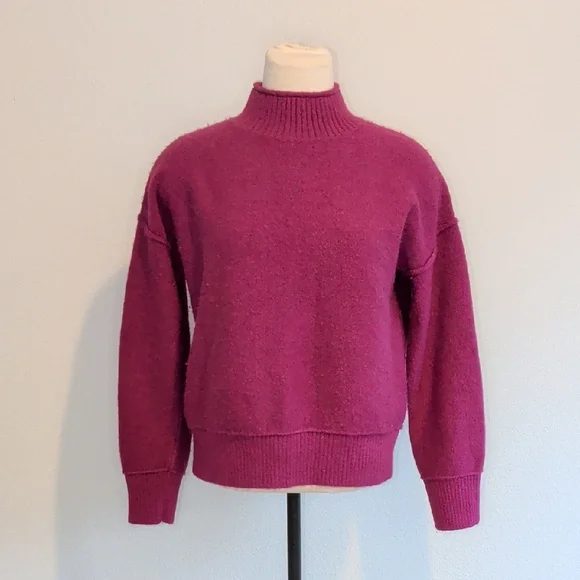 Universal Thread Mock Neck Sweater in Magenta