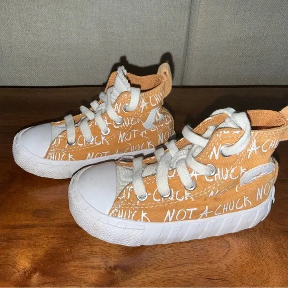 Converse‎ Kids High-Top Sneakers in Orange and White