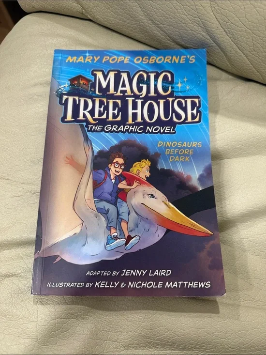 Magic Tree House: Dinosaurs Before Dark - Graphic Novel