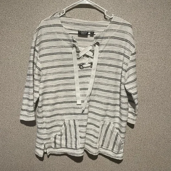 Onque Casuals‎ Gray and White Striped V-Neck Sweater