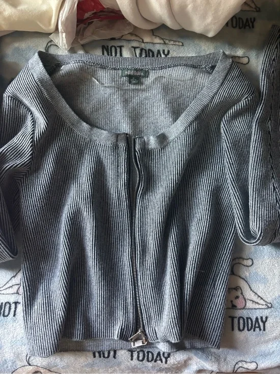 wild fable Gray Ribbed Zip-Front Scoop Neck Sweater