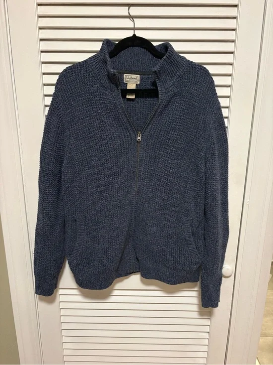 L.L. Bean Men's Full-Zip Chunky Knit Sweater in Navy