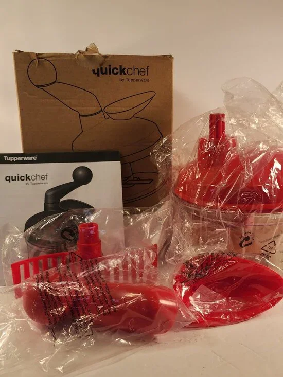 VINTAGE!! NEW IN BOX Tupperware QuickChef Manual Food Processor/Blender/Mixer