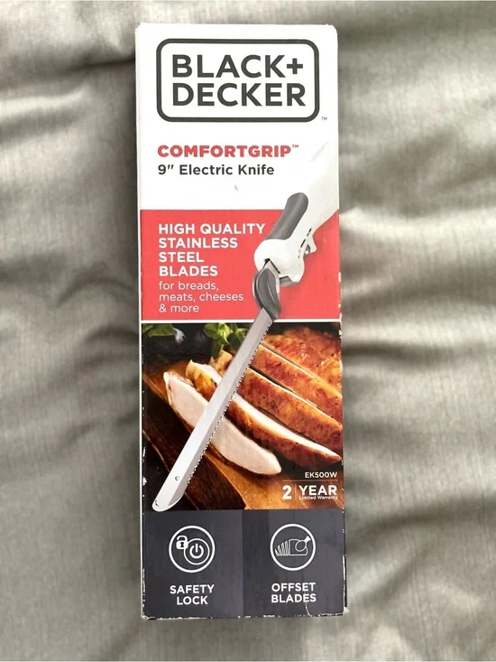 Black & Decker Electric Knife in White with Black Accents