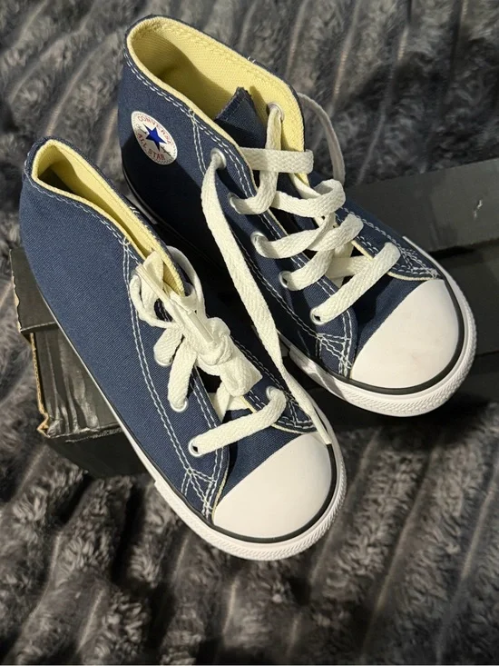 Converse Chuck Taylor All Star Hi High Top Canvas Sneaker Navy  US 10C New