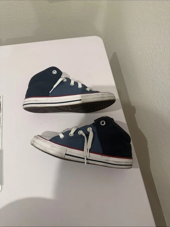 Converse Kids Navy and White High-Top Canvas Sneakers kids 2.5 good condition/us