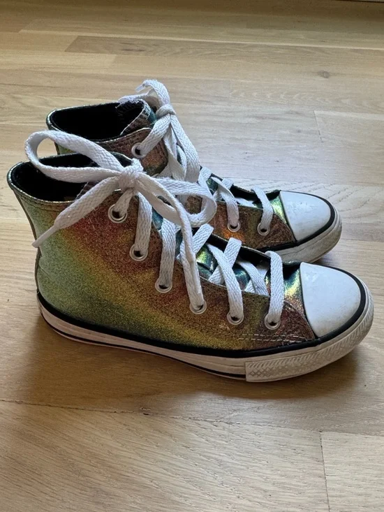 Little Girls’ Chuck Taylor All Star Iridescent Glitter High-Top Casual Sneakers