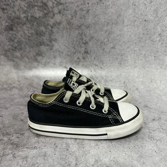 Converse Chuck Taylor All Star Kids Size 9 Black Low Top Canvas Sneakers Shoes