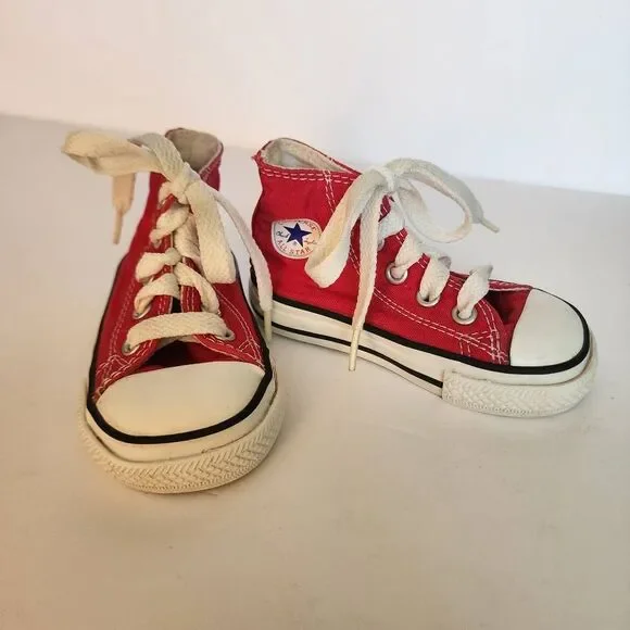 Converse Chuck Taylor All Star High Top in z bright Red for Toddlers Size 4