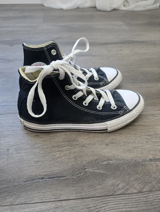 Converse Chuck Taylor All Star High Top Kids Size 1 Black White Back To School