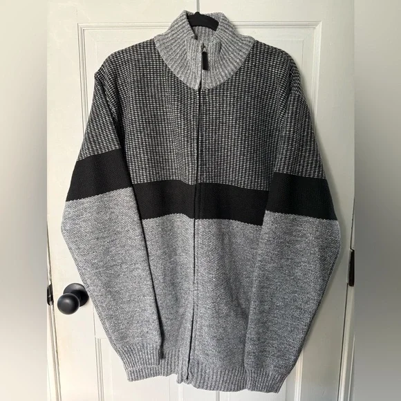 Marx & Dutch Men's Gray and Black Full Zip Sweater Jacket w/ Pockets - Large