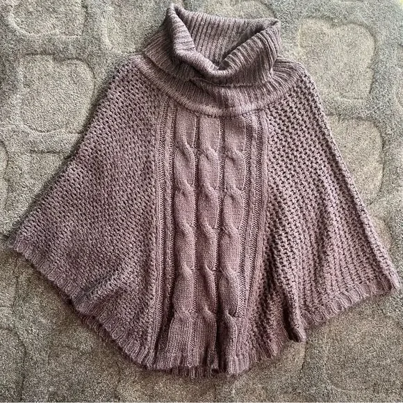 Chocolate brown knitted shaw 🤎 soft 🤎 great used condition 🤎 cowl neck