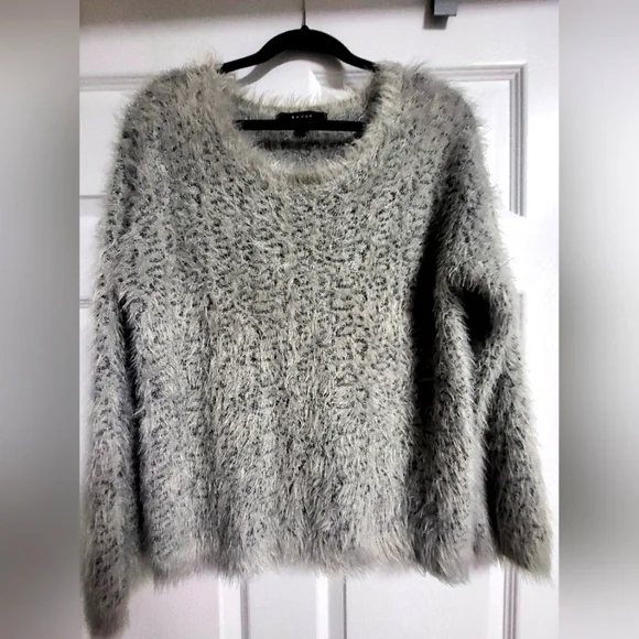 Fever - NWOT - Womens Extremely Soft, Black, Gray and Metallic  Sweater - size L