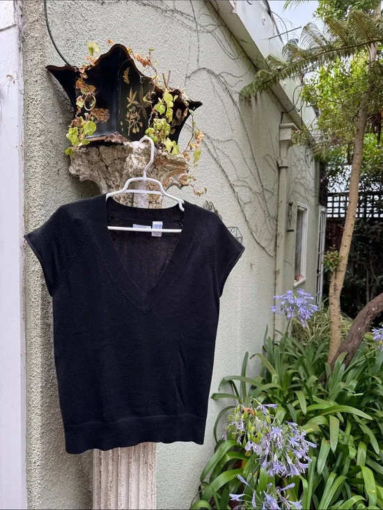 Classic Black V-Neck Short Sleeve Sweater - 50% Wool