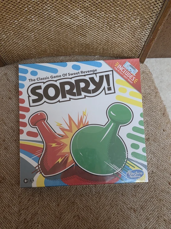 Hasbro Sorry! Board Game with Red and Green Pawns