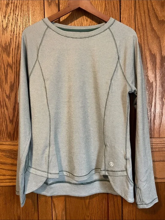 Avalanche Women's Sage Green Crewneck Long-Sleeve Sweater