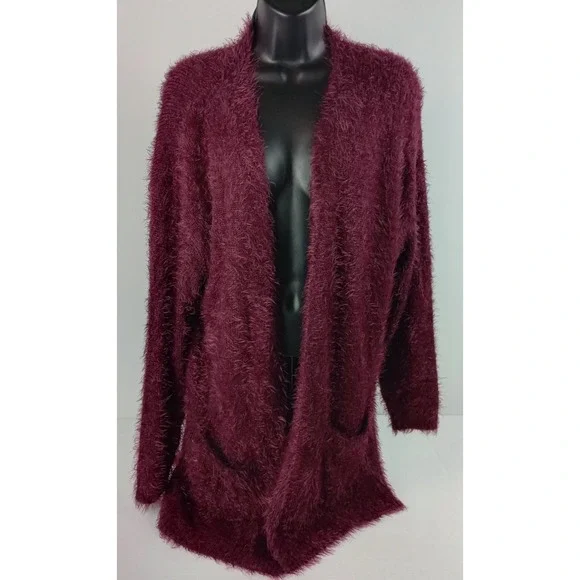 Chelsea & Theodore Women's Size M Mulberry Wine Fuzzy Cardigan Front Pockets