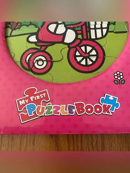 Hello Kitty Collection Pink Puzzle Book