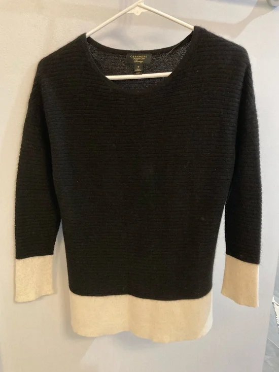 Charter club luxury Cashmere black and white long sleeve sweater size medium