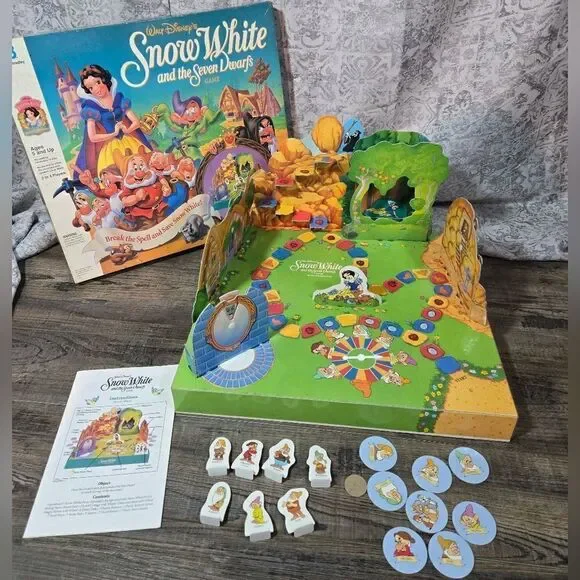 Snow White And The Seven Dwarfs  vintage board game from the 90s 3D