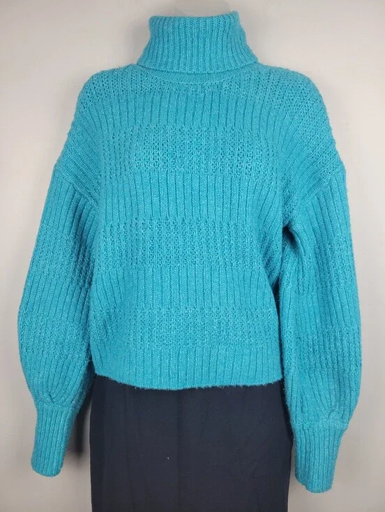NWT Hippie Rose Size M Thick Ribbed Knit Turtleneck Sweater