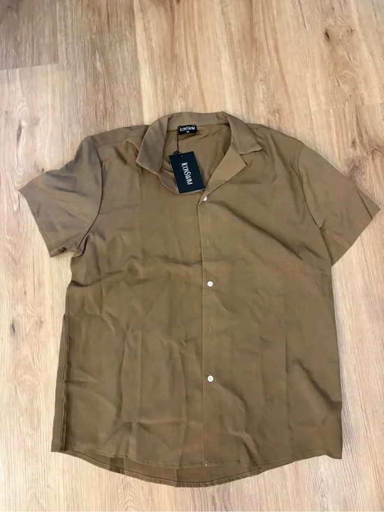 Men's Short Sleeve Button-Up Shirt in Brown