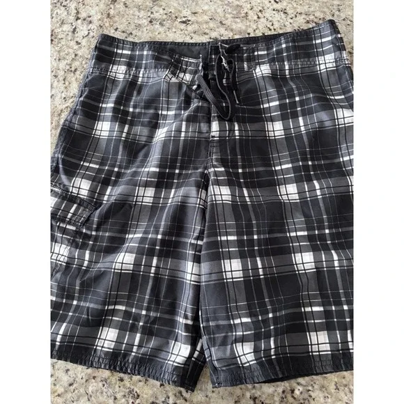 Massimo Men's‎ Size 34 Swimsuit 9 Inch Inseam, Black White. 3510
