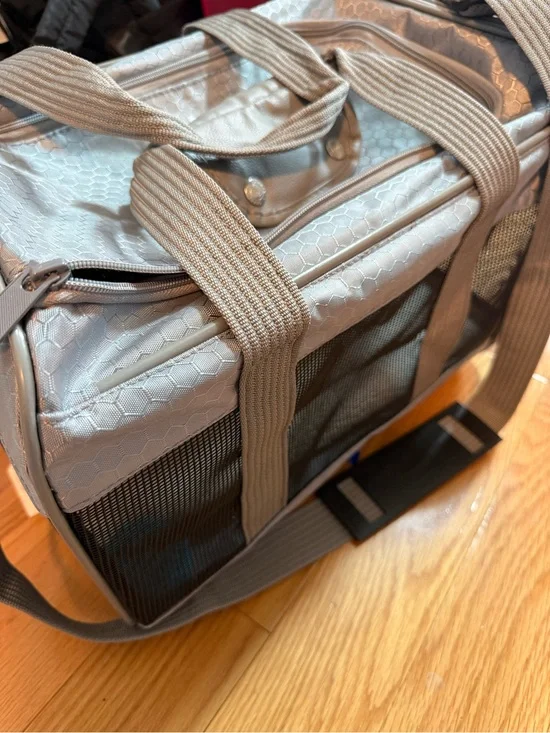 Medium size Soft pet carrier