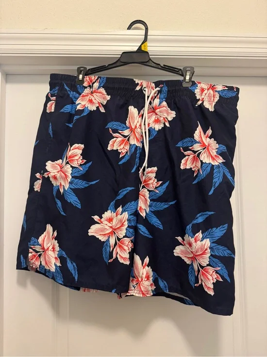 Old Navy Men’s bathing suit