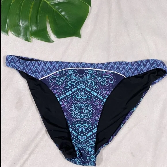 NEW Red Carter Allover Reversible Bikini Bottom Blue/Purple [ S/6 Small‎ ]
